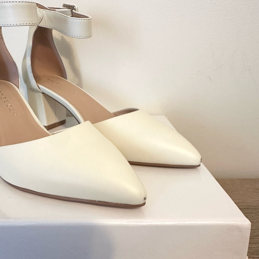 NWT Kurt Geiger Ivory Point Block Heels (Size 7) - Picture 3 of 5